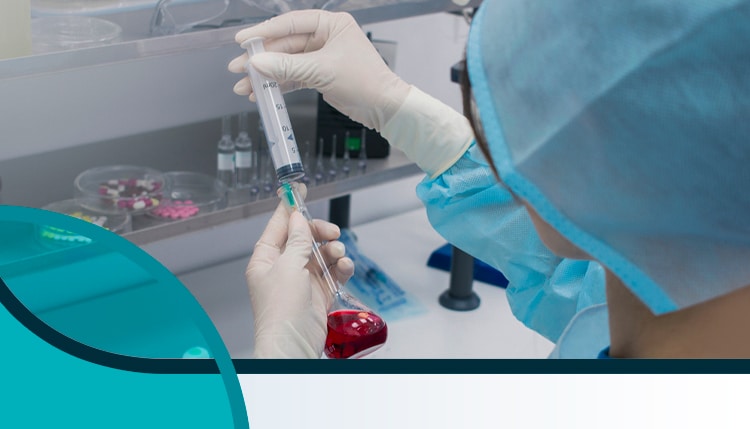 A importância da biossegurança em laboratórios e farmácias: como proteger profissionais e clientes