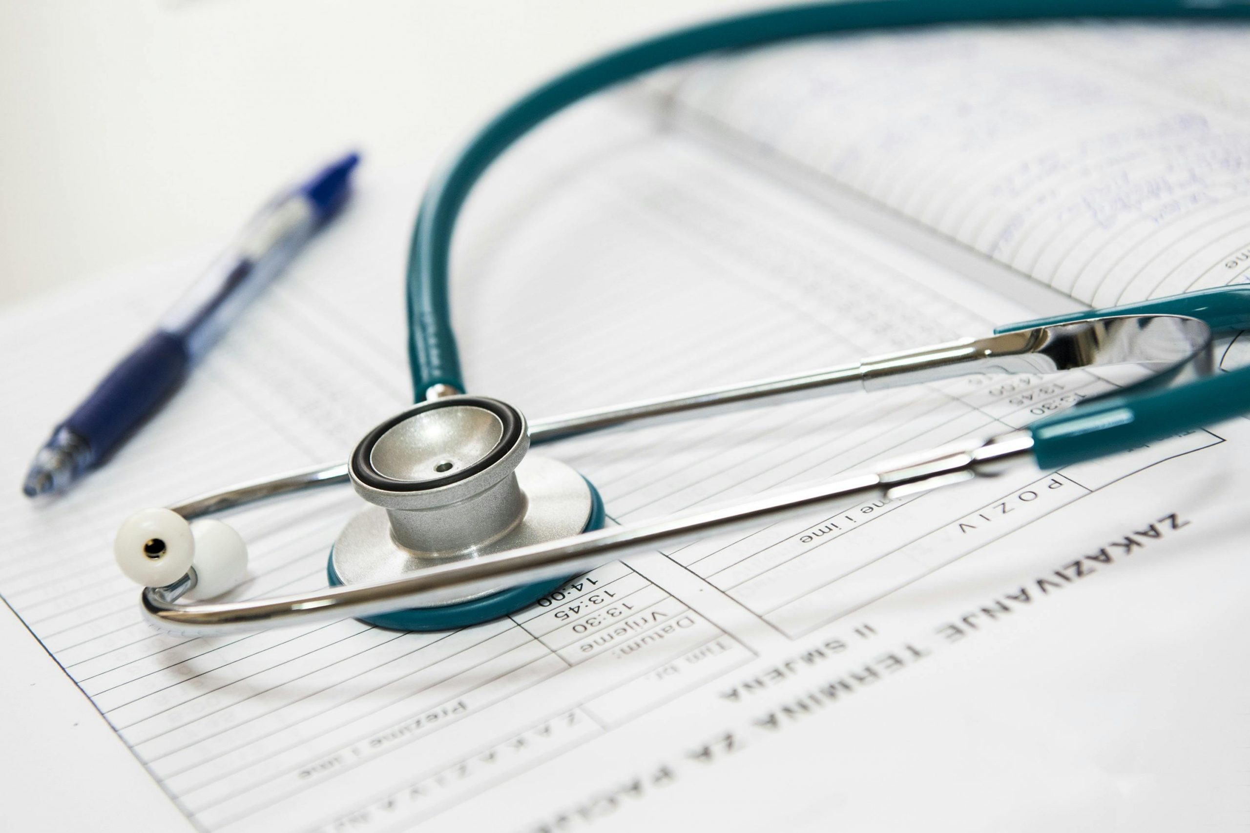 5 erros comuns no armazenamento de insumos médicos – e como evitá-los